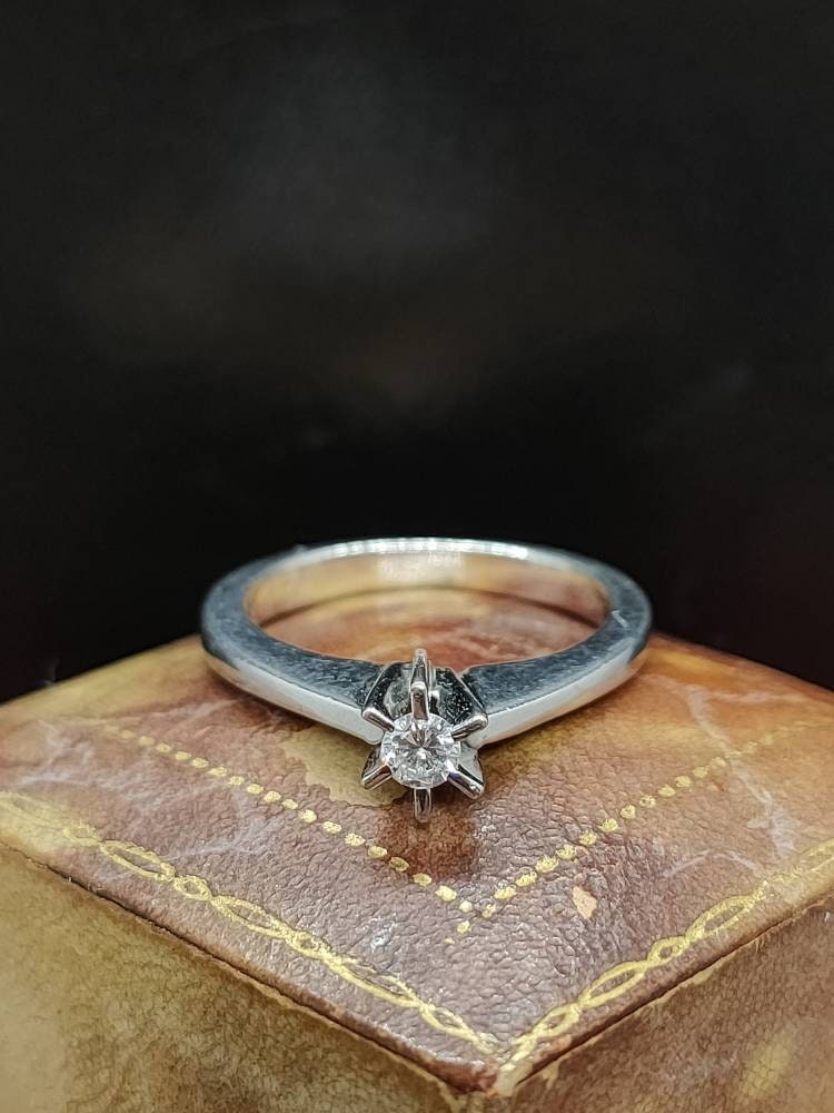 Brilliant earth diamond ring deals