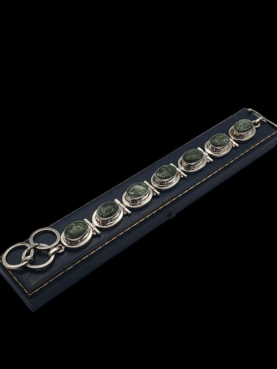 Beautiful Vintage Skillfully Crafted Natural Gemstone Bezel Set