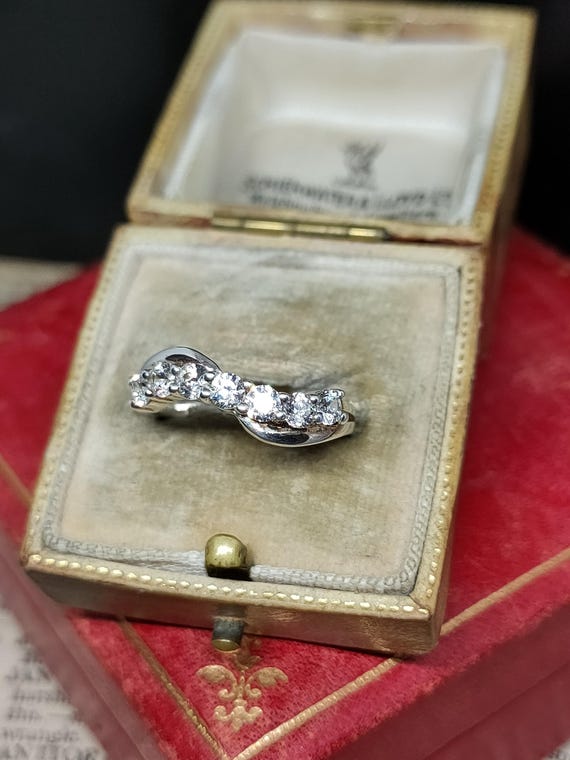 Beautiful Statement Modern Decorative Wave Design… - image 4