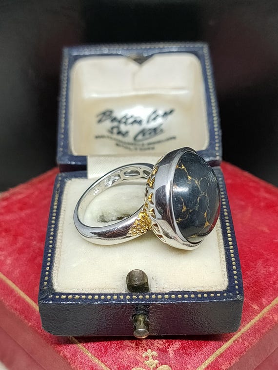 Amazing Modern Decorative Skillfully Crafted Stat… - image 7