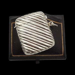 Beautiful Vintage / Antique Skillfully Crafted Unique Art Deco Inspired Fluted Design Sterling Silver Vesta Case Pendant - lgth 42mm