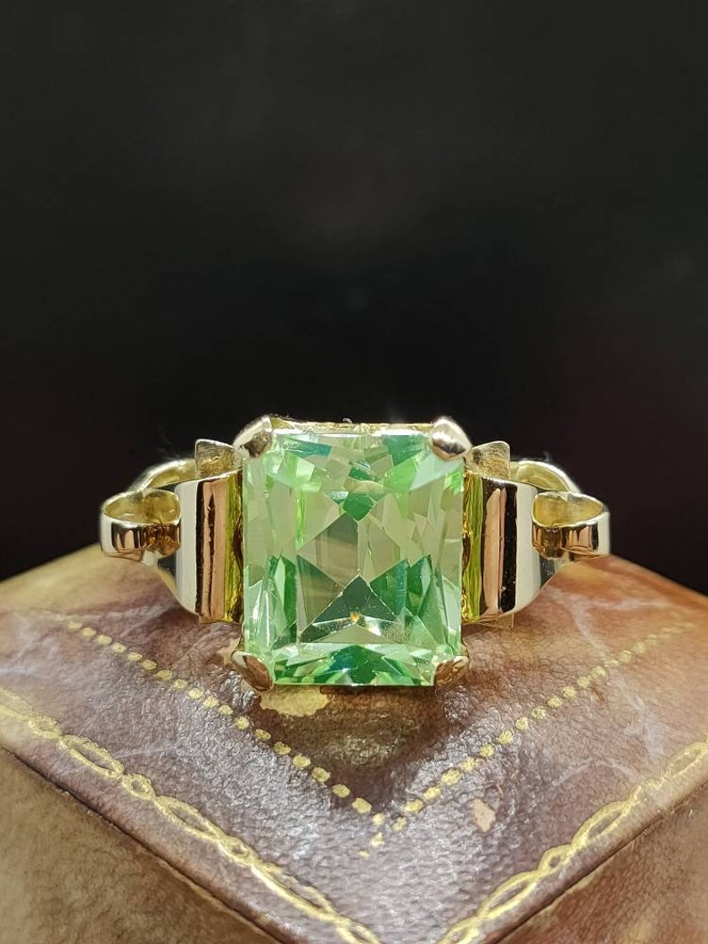 Stunning Vintage Circa 1940s Unique Statement Design Large Emerald Cut Synthetic Spinel Uranium Glass 14ct Yellow Gold Ring size R1/2 image 1