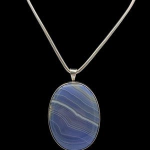 Beautiful Vintage Skillfully Crafted British Hallmarked Statement Design Oval Cut Gemstone Natural Blue Lace Agate Sterling Silver Necklace