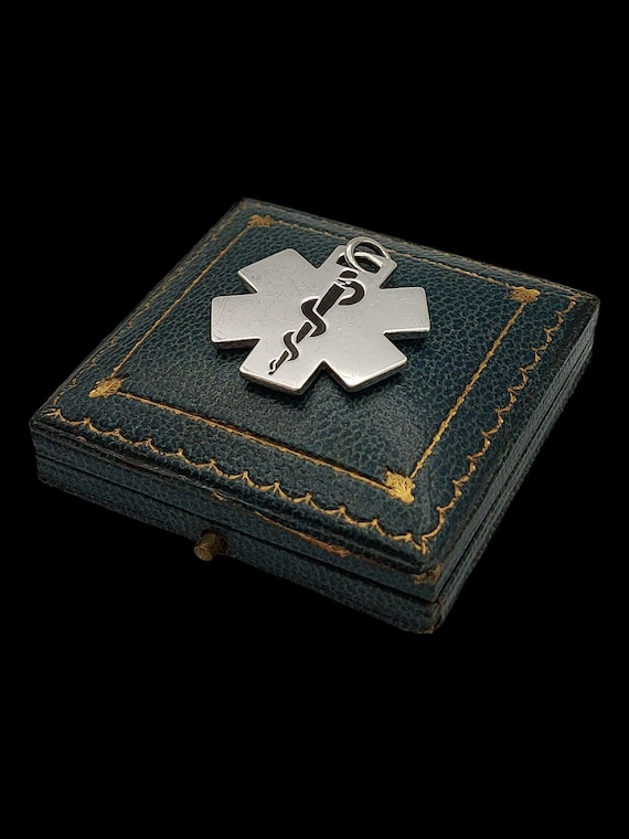 Beautiful Modern Skillfully Crafted Decorative St… - image 2