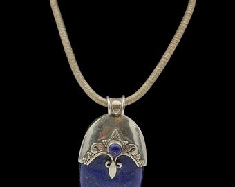 Erstaunliche Vintage geschickt gefertigt dekorative Statement Design Boho große natürliche Edelstein Lapis Lazuli Sterling Silber Halskette - lgth 17 "
