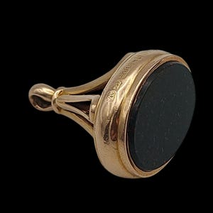 Beautiful Antique Birmingham 1920 Hallmarked Skillfully Fashioned Decoratively Crafted Natural Bloodstone 15ct Yellow Gold Seal Fob Pendant