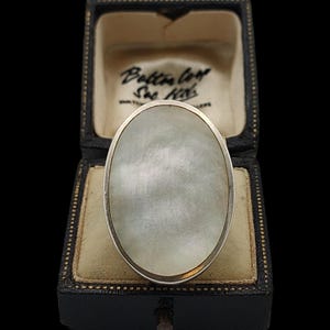 Beautiful Modern Edinburgh Kit Heath Hallmarked Skillfully Crafted Statement Design Natural Gemstone Mother Of Pearl Sterling Silver Ring