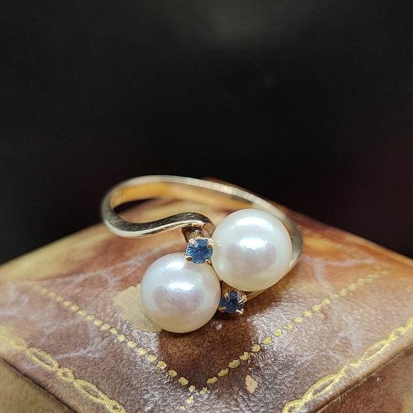 Beautiful Vintage Circa 1990s Decorative Set Cross Over Toi Et Moi Style Pearl Sapphire 14ct Yellow Gold Ring - size Q1/2