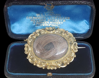 Beautiful Antique Victorian Circa 1840-60 Decorative Floral Scrolling Design Plaited Hair EG Etched Reverse 9ct Yellow Gold Mourning Brooch