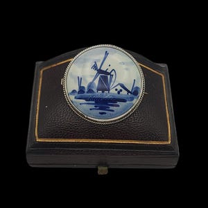 Beautiful Vintage Skillfully Crafted Painted Dutch Landscape Scene Delft Signed Sterling Silver Brooch - lgth 36mm