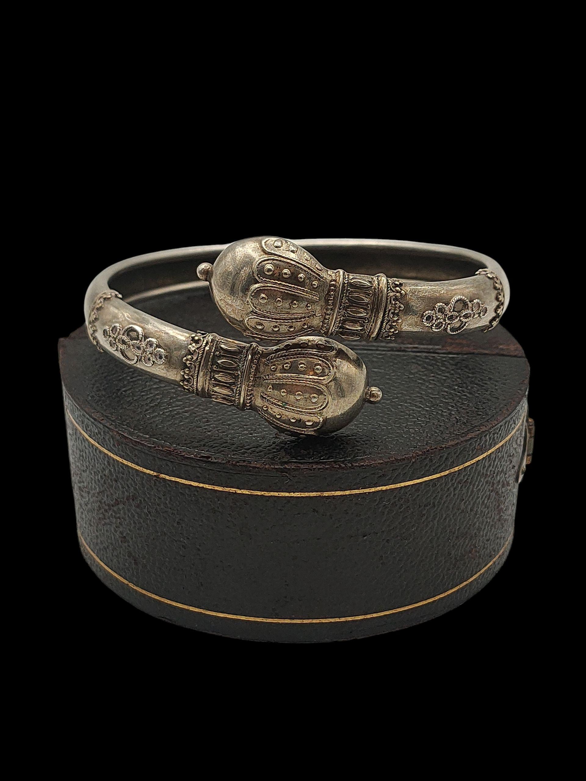 Bracelet Ancien En Stéatite Ou Serpentine - Bijou Ouvragé Décoratif, Pièce De Vitrine Ethnique