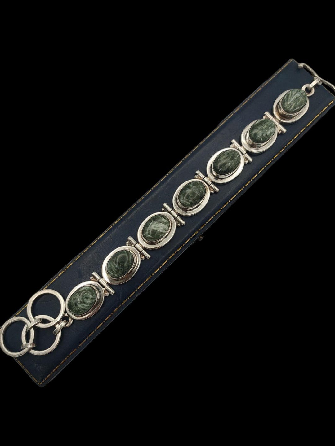 Beautiful Vintage Skillfully Crafted Natural Gemstone Bezel Set