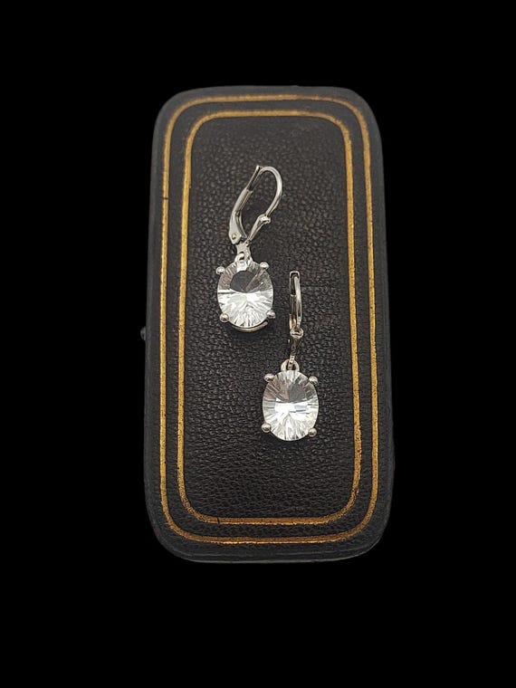 Beautiful Modern Statement Oval Cut Sparkling Cub… - image 1