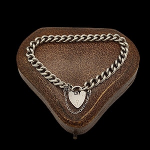Schöne Vintage Birmingham 1966 Hallmarked Geschicklich Hergestellt Dekorative Herz Vorhängeschloss Abgerundete Panzer Link Sterling Silber Armband