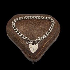 Schöne Vintage geschickt gefertigte Sheffield gestempelte dekorative geätzte Herz Vorhängeschloss abgerundet Panzer Link Sterling Silber Armband - 17,8 cm