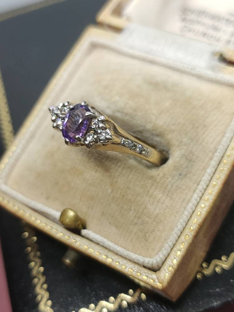 Stunning Vintage Style Modern Made Birmingham Import Hallmarked Oval Cut Solitaire Amethyst CZ Assets 9ct Yellow Gold Ring size P