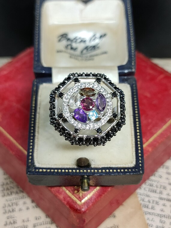 Stunning Modern Skillfully Crafted Statement Desi… - image 3