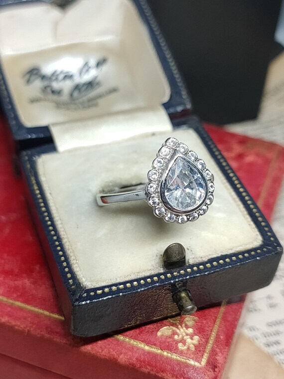 Beautiful Modern Statement Skillfully Crafted Eng… - image 5