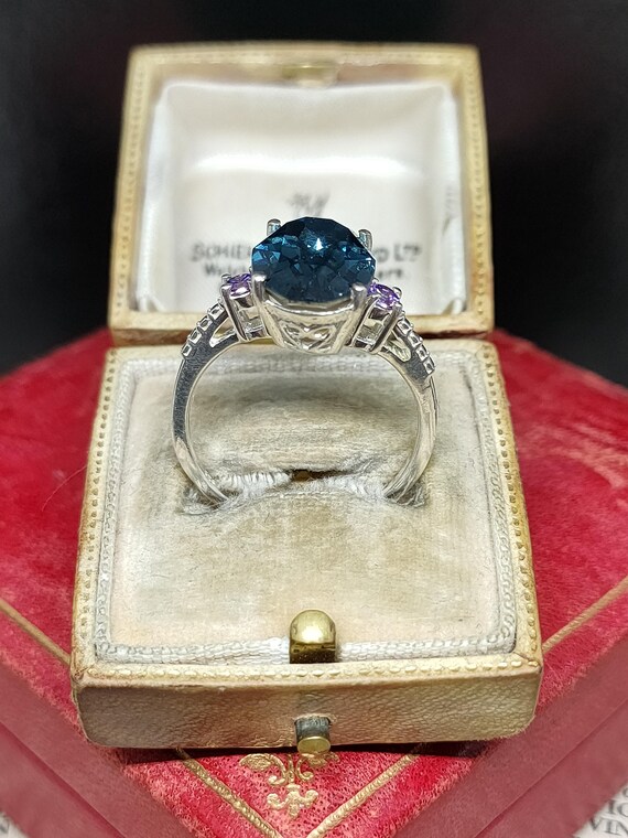 Stunning Modern Statement Design Skillfully Craft… - image 6