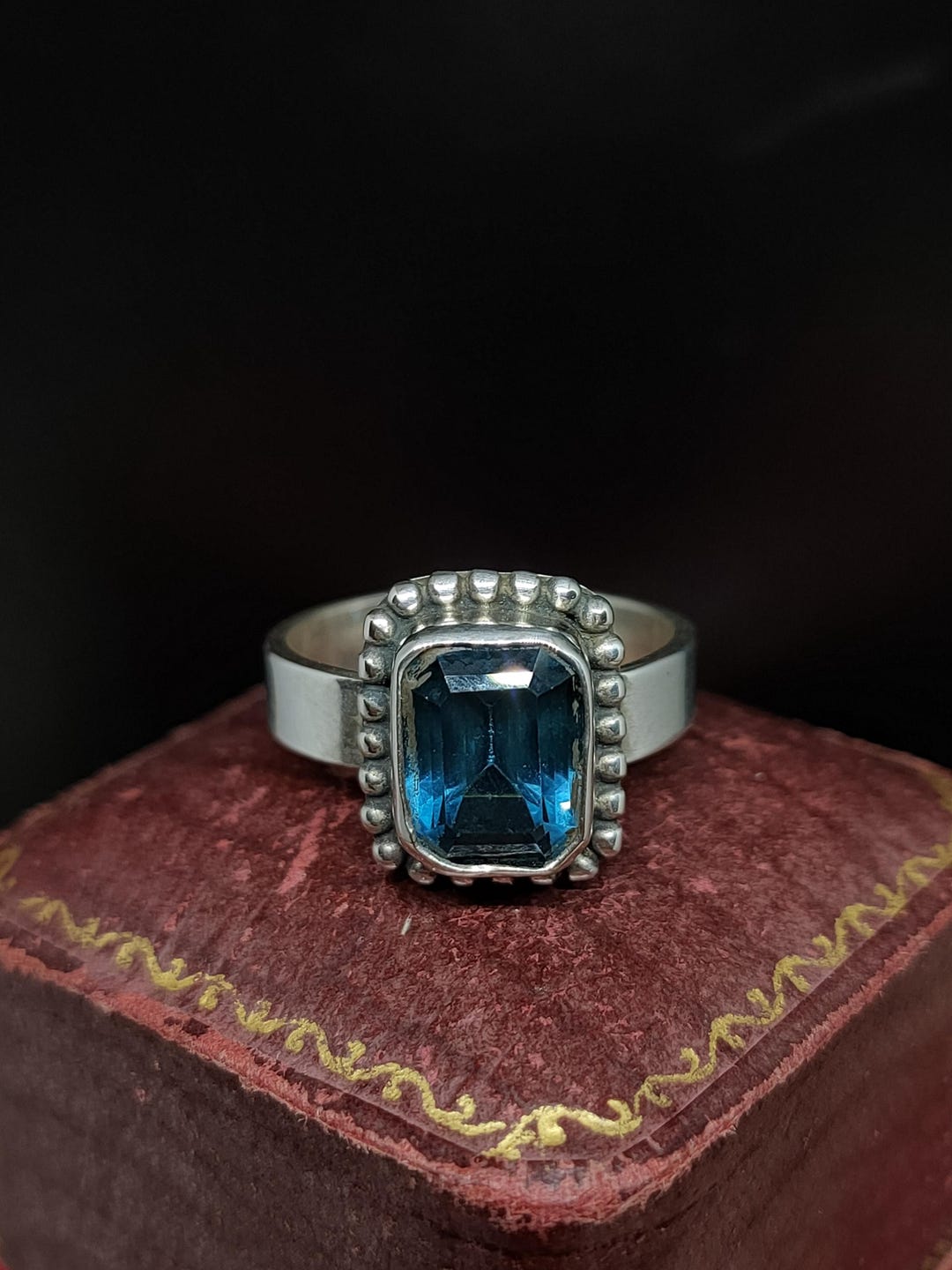 Stunning Vintage Circa 1990s Decorative Statement Design Unique Beading ...