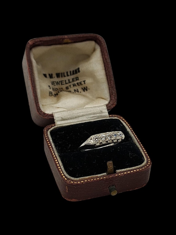 Beautiful Modern Skillfully Crafted Stable Sparkl… - image 4