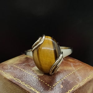 Beautiful Vintage Birmingham Hallmarked Decorative Set Oval Cabochon Natural Tigers Eye Gemstone 9ct Yellow Gold Ring - size U1/2