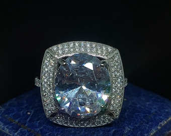 Anillo de cóctel de plata esterlina con circonitas Swarovski brillantes, elaborado con habilidad y diseño llamativo, sorprendente y moderno, talla Q1/2