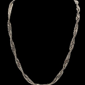 Beautiful Vintage Skillfully Crafted Circa 1990s Decorative Statement Twisting Curb Link Sterling Silver Necklace - lgth 31.5&quot;