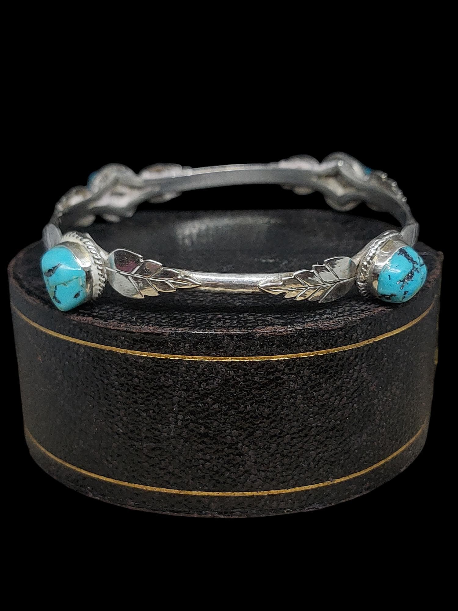 Amazing Antique Circa 1930/40s Skillfully Crafted Navajo Native  