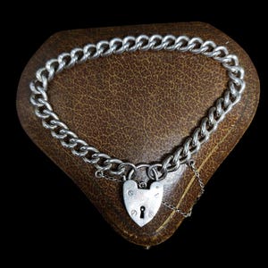 &quot;Schönes Vintages London 1976 gestempeltes dekoratives stapelbares einzigartiges abgerundetes Panzer-Verschluss-Schloss-Sterlingsilber-Charm-Armband - 18&quot;