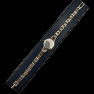 Vackert brittiskt stämplat, skickligt tillverkat Prestige Time, japanskt kvartsurverk, pärlemorurtavla i sterlingsilver – längd 7" bild 3
