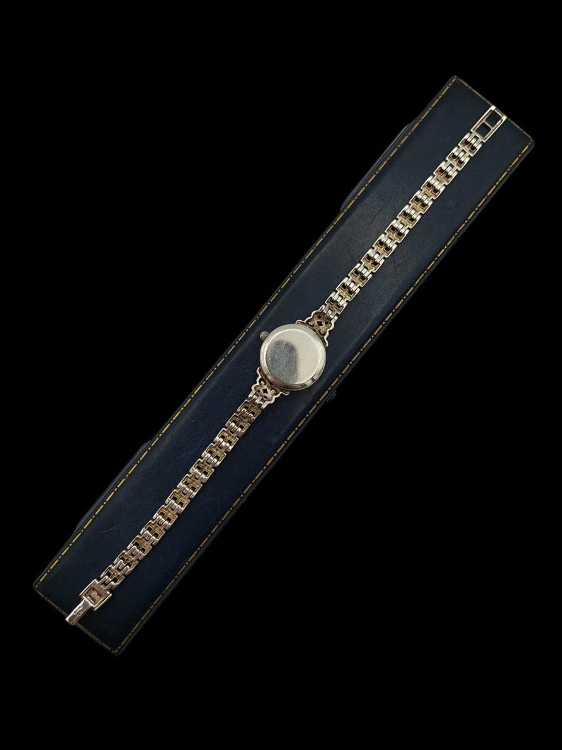 Vackert brittiskt stämplat, skickligt tillverkat Prestige Time, japanskt kvartsurverk, pärlemorurtavla i sterlingsilver – längd 7" bild 3