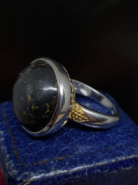 Amazing Modern Decorative Skillfully Crafted Stat… - image 2