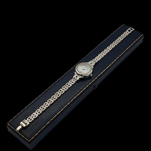 Vackert brittiskt stämplat, skickligt tillverkat Prestige Time, japanskt kvartsurverk, pärlemorurtavla i sterlingsilver – längd 7" bild 2