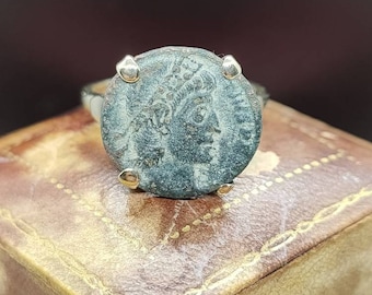 Amazing Vintage London 1979 Hallmarked Decorative Statement Ancient Roman Bronze Coin Set 9ct Yellow Gold Ring - size L