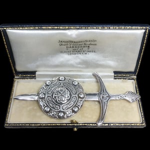 Beautiful Midcentury Celtic Chester 1953 Shipton & Co Large Unqiue Scottish Style Sterling Silver Sword Shield Brooch - lgth 10cm