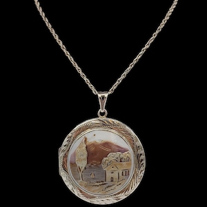 Prachtige vintage Birmingham 1975 gemarkeerd vakkundig vervaardigd decoratief gesneden natuurlijke schelp camee sterlingzilver medaillon ketting