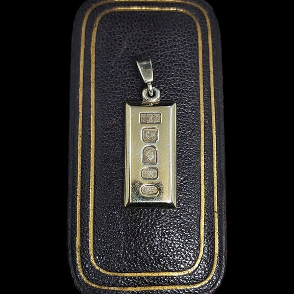 Beautiful Vintage Queen Elizabeth II Birmingham Hallmarked TWC 1/4 Ounce Yellow Gold Vermeil Sterling Silver Ingot Pendant - lgth 35mm