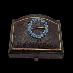 Beautiful Antique Edwardian Art Deco Circa 1910 Skillfully Crafted Decorative Floral Wreath Sparkling Blue Paste Sterling Silver Brooch