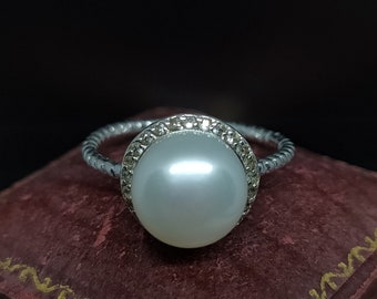 Stunning Modern Preloved Twisting Rope Style Set Large Solitaire Cultured Pearl Cubic Zirconia Halo Sterling Silver Ring - size N1/2