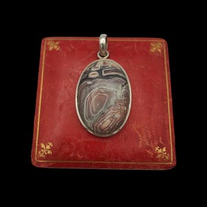 Beautiful Vintage Skillfully Crafted Decorative Statement Design Natural Gemstone Crazy Lace Agate Sterling Silver Pendant - lgth 62mm
