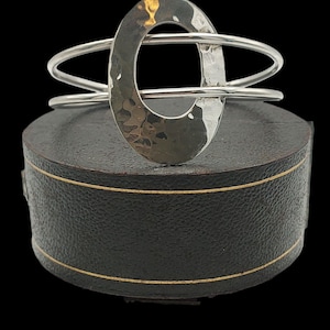 Beautiful Vintage Circa 1980s Modernist Optical Illusion Design Heavy Weight Unique Hammered Effect Sterling Silver Bangle - lgth 6.5&quot;