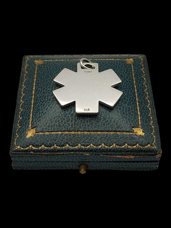 Beautiful Modern Skillfully Crafted Decorative St… - image 4