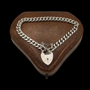 &quot;Schönes Vintages &quot;&quot;London 1973&quot;&quot;, gepunzt, gekonnt gefertigt, dekoratives Herz-Vorhängeschloss, Panzerglied, Sterlingsilber- Armband - Länge 18,8 cm&quot;