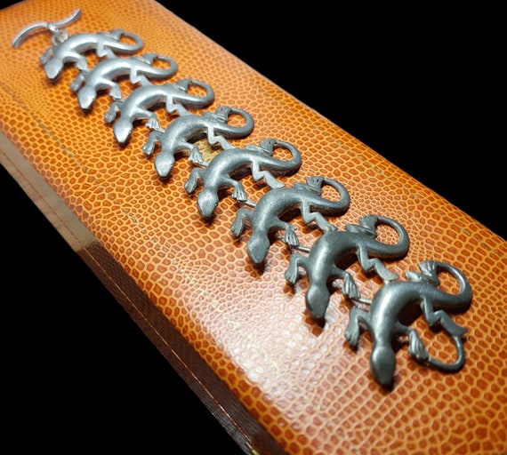 Stunning Statement Vintage Unique Skillfully Hand… - image 3