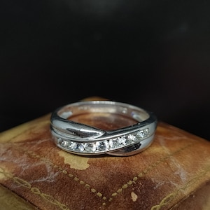 Beautiful Modern London Hallmarked Decorative Cross Over Channel Set Sparkling Cubic Zirconia 9ct White Gold Half Eternity Ring - size L1/2