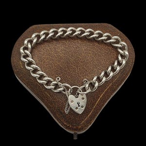 &quot;Schönes Vintage Birmingham 1977 Geschickt Gefertigt Abgerundetes Panzer Link Vorhängeschloss Sterling Silber Charm Armband - lgth 18&quot;