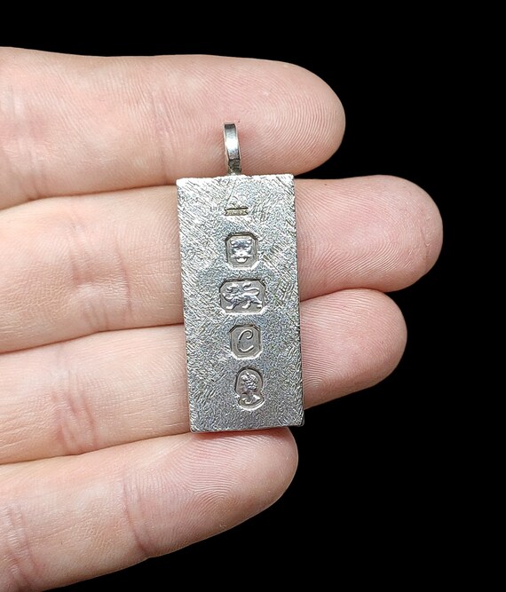 美しいヴィンテージ ロンドン 1977 年 エリザベス 2 世女王 シルバー