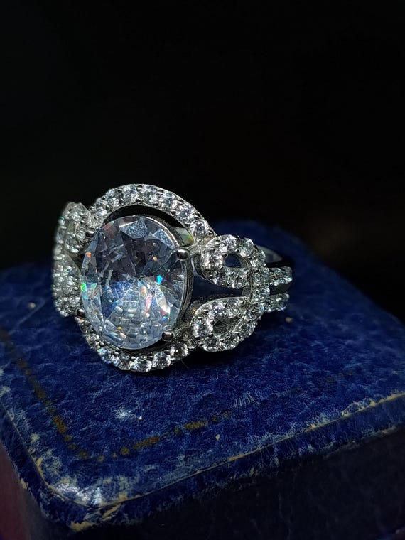 Amazing Modern Skillfully Crafted Statement Desig… - image 2