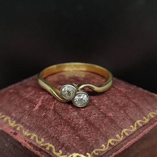 Beautiful Antique Edwardian Art Deco Circa 1910 Cross Over Toi Et Moi "you and me" 0.25 Carat Old Cut Diamond 18ct Yellow Gold Ring - L1/2